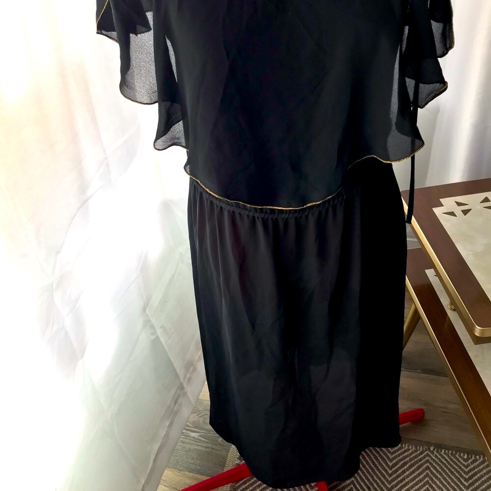 Vintage black dress with gold trim - Picture 3 of 7